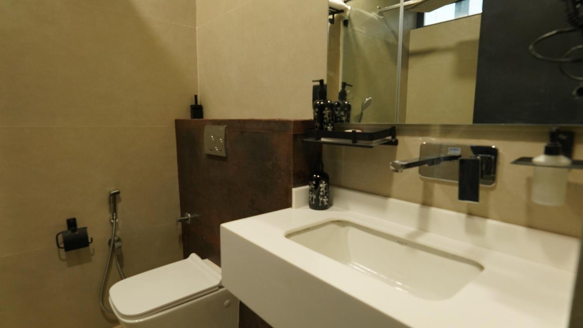 Aquila Grand Suites - Noida Sector 136 ภายนอก รูปภาพ