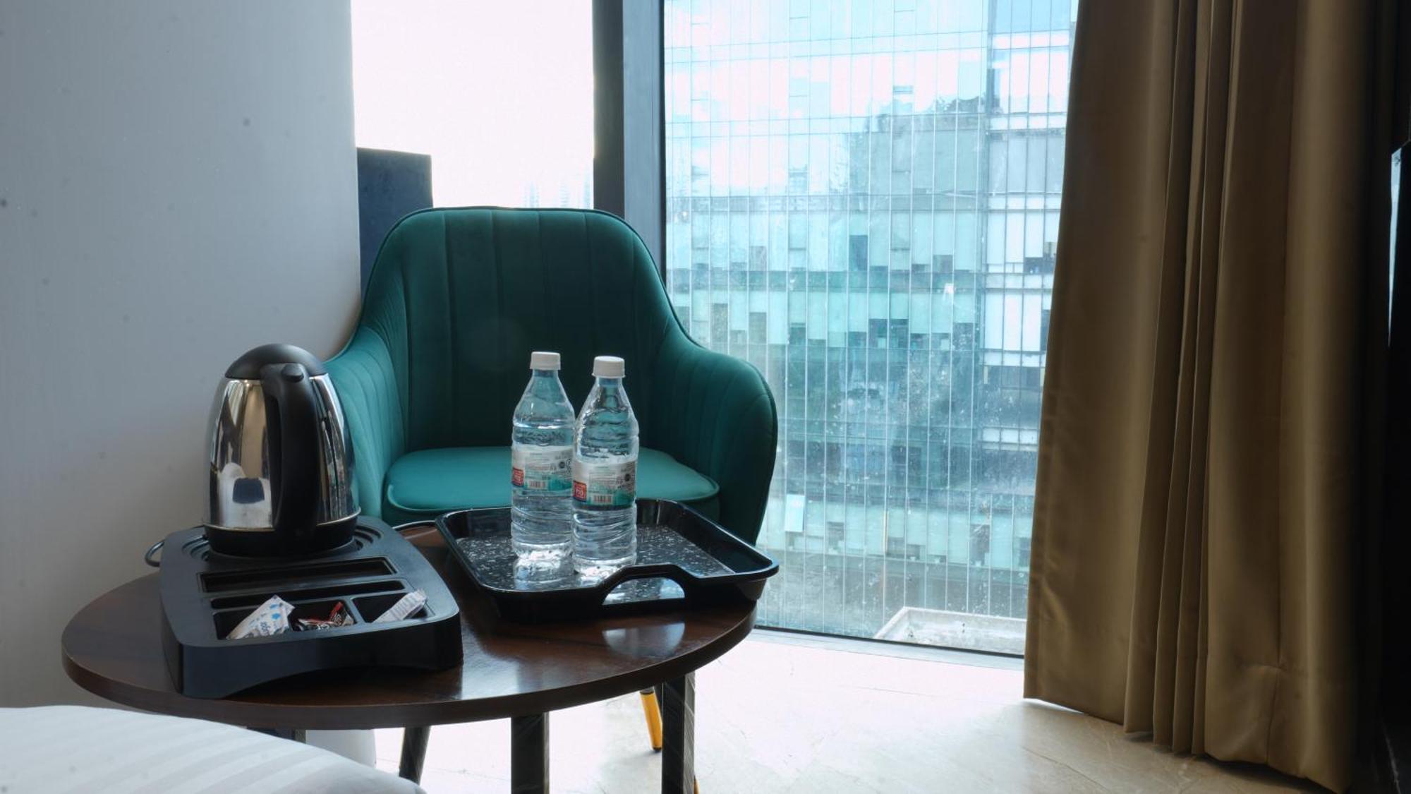 Aquila Grand Suites - Noida Sector 136 ภายนอก รูปภาพ