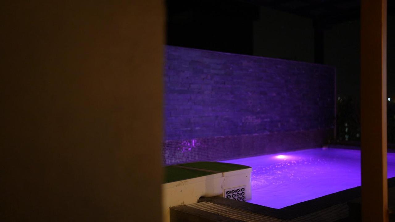 Aquila Grand Suites - Noida Sector 136 ภายนอก รูปภาพ